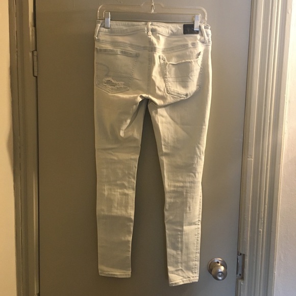 Ripped Light Wash Jeans - Picture 2 of 2